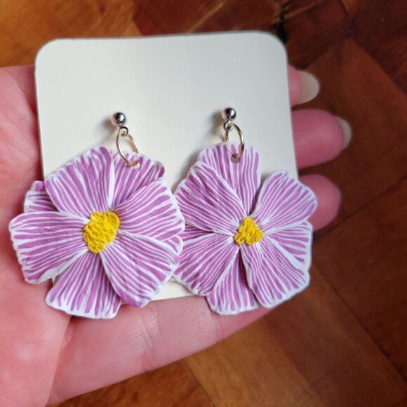Purple flower clay dangle earrings handmade earrings one of a kind - Picture 1 of 4
